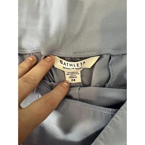 Athleta‎ Brooklyn Short Elastic Waist Zip Pocket Nylon Purple Size 24 - Picture 3 of 3